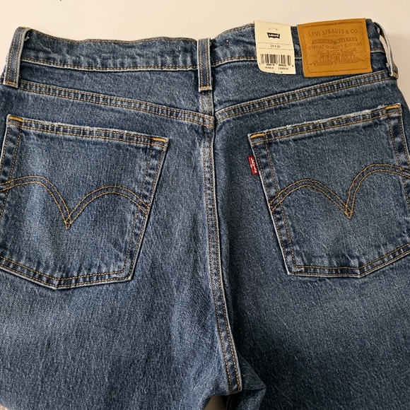 NWT Levi's Premium Wedgie Straight Jean Size 29 Blue Medium Wash - Picture 5 of 7